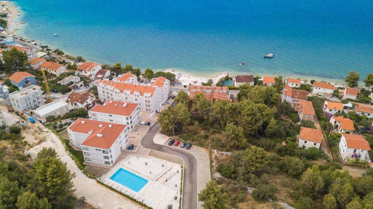 Malo More Resort Трогир Экстерьер фото